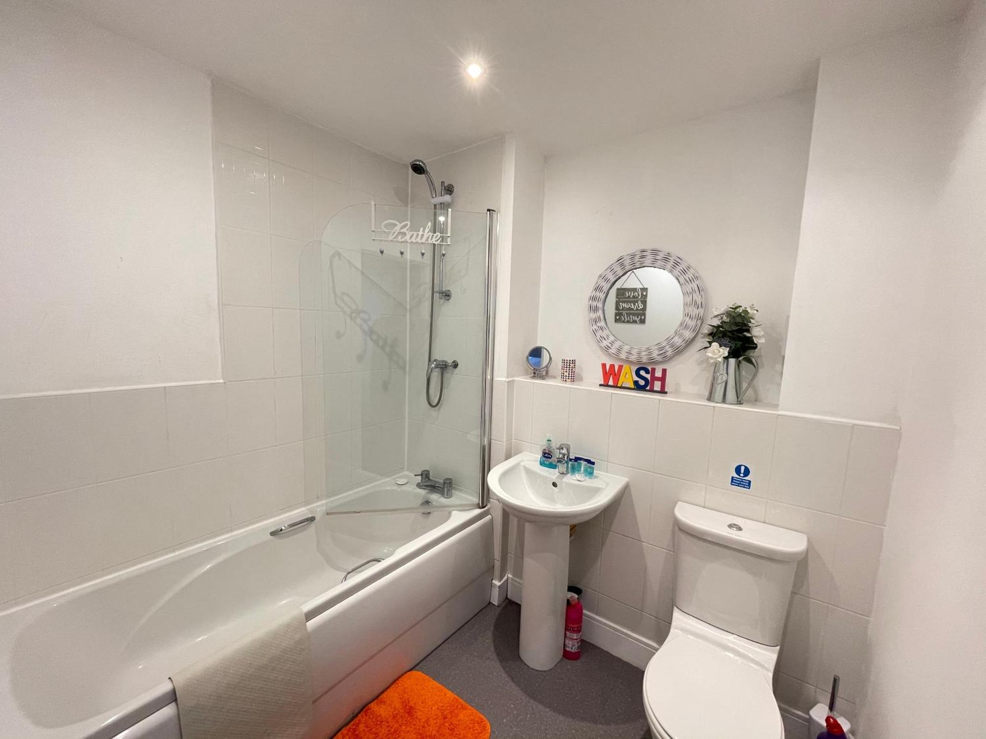 Grand Central Apartments Derby Oda fotoğraf